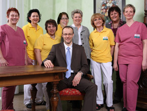 Hier müssen noch die Namen der Mitarbeiterinnen eingegeben werden.